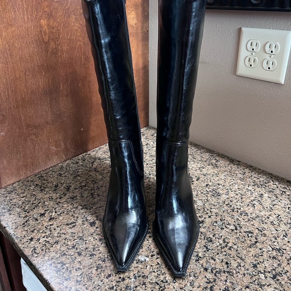 Steve Madden boots. Black- size 8.5